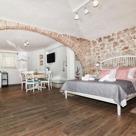 Cozy Apartment Mari Ровинь Экстерьер фото