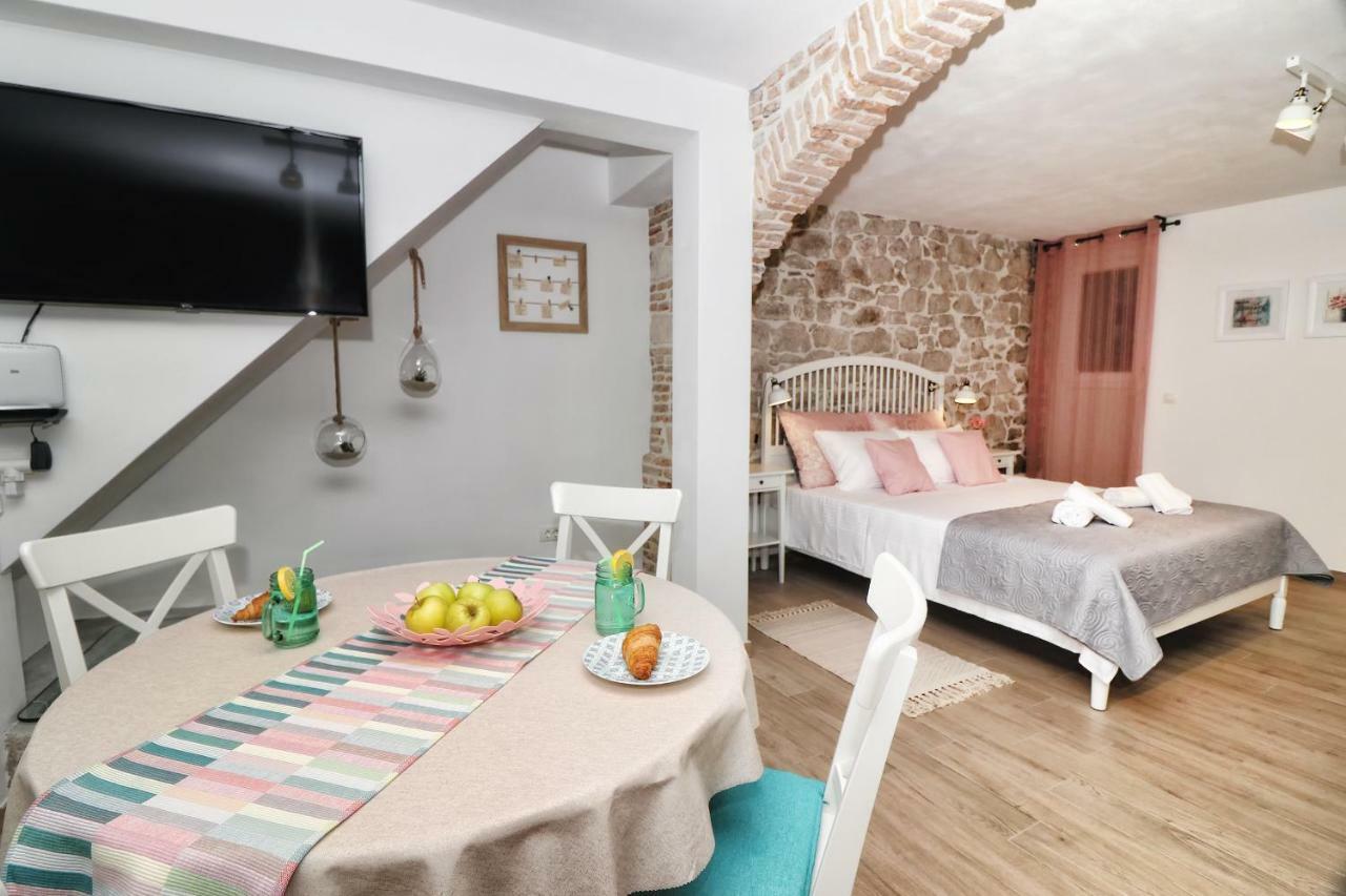 Cozy Apartment Mari Ровинь Экстерьер фото